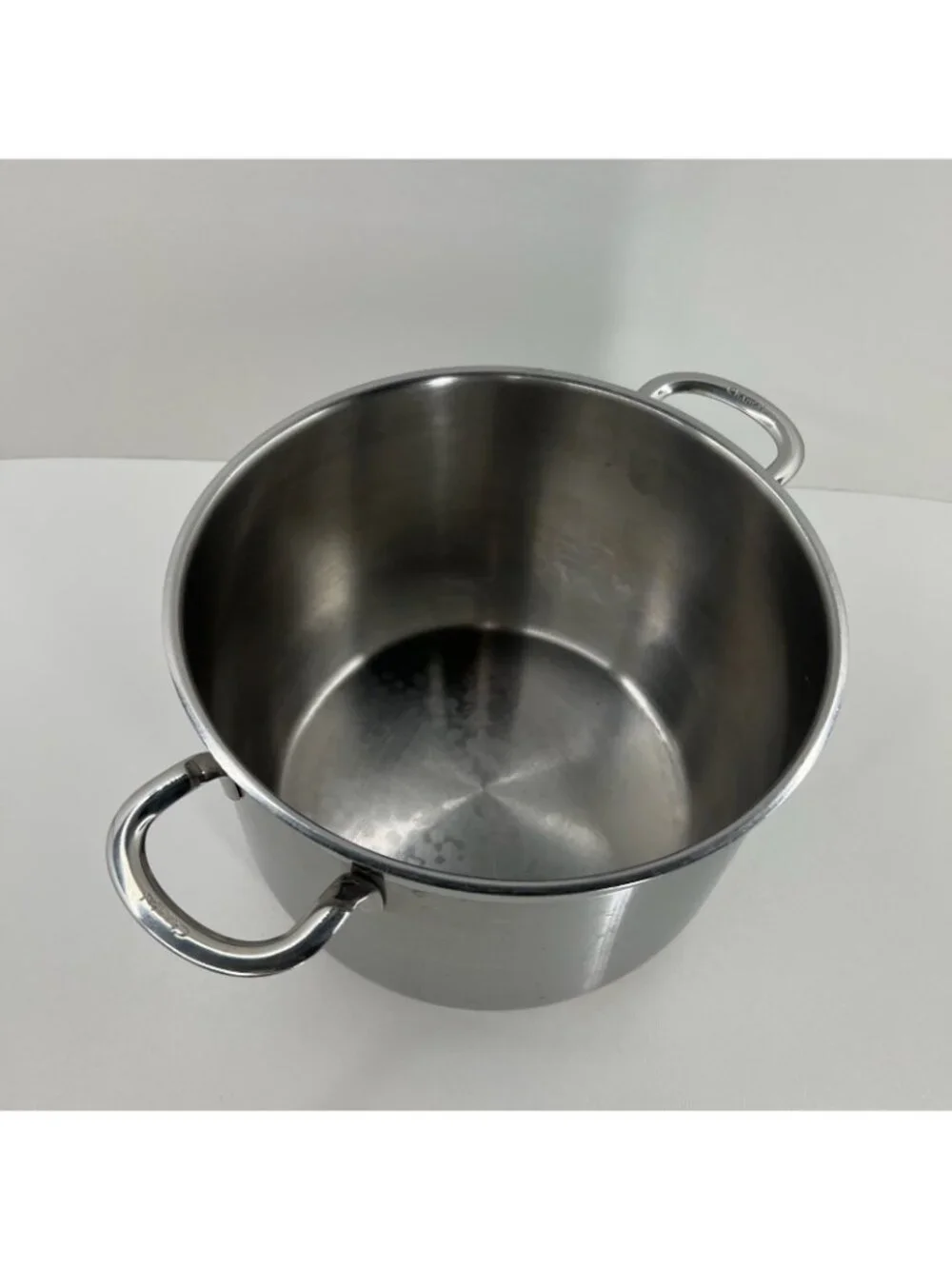 Chantal SL33-240 Stainless Steel Stockpot 8 Qt Two Handle Cooking Pot No Lid